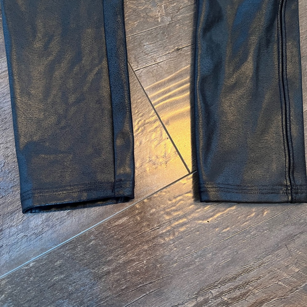 Spanx faux leather leggings - Picture 5 of 5